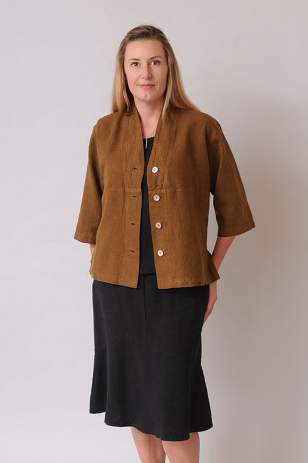 A perennial favorite, the Tuxedo Top in Toffee is made of sustainably grown hemp and Tencel, as is the skirt, a Flip 24" in Black.